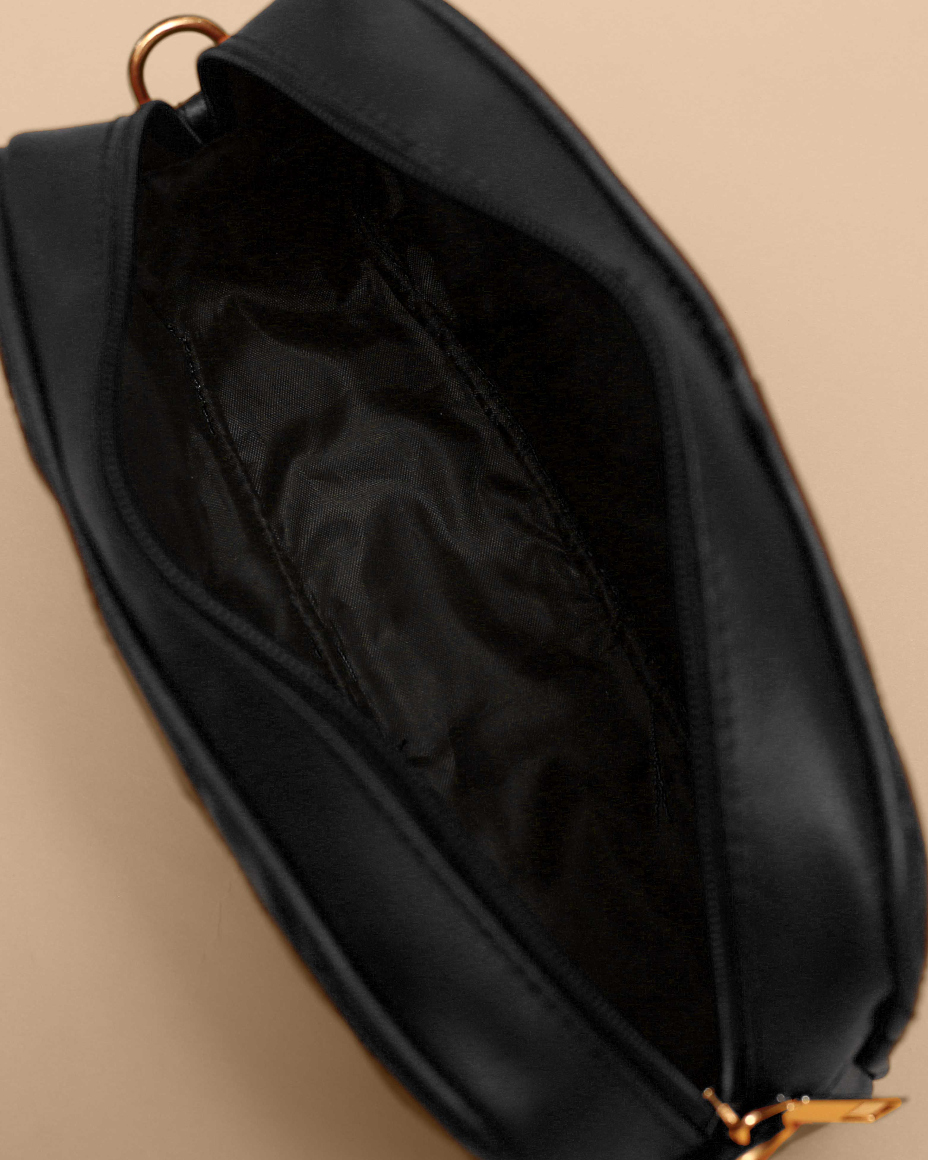 Crossbody Bag by Armario (Black)